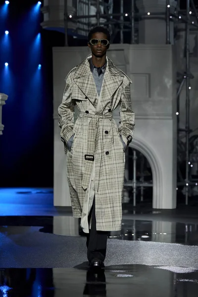 Look 4